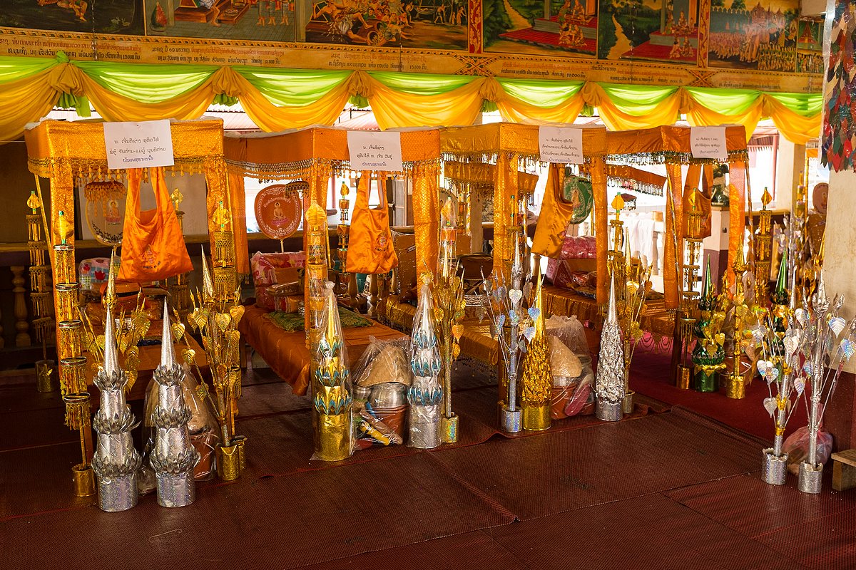 Vientiane, Wat Phontong, ofiary dla mnichów (Laos 2015)